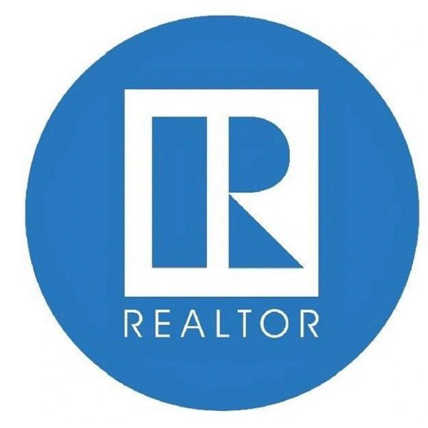 A blue circle with the word realtor in it.